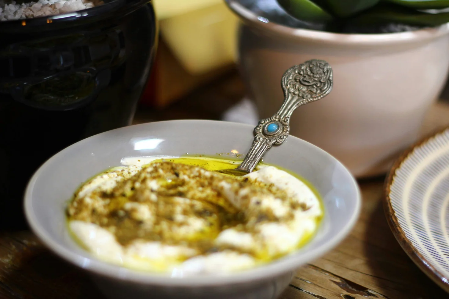Яйца по-флорентийски с сыром и шпинатом